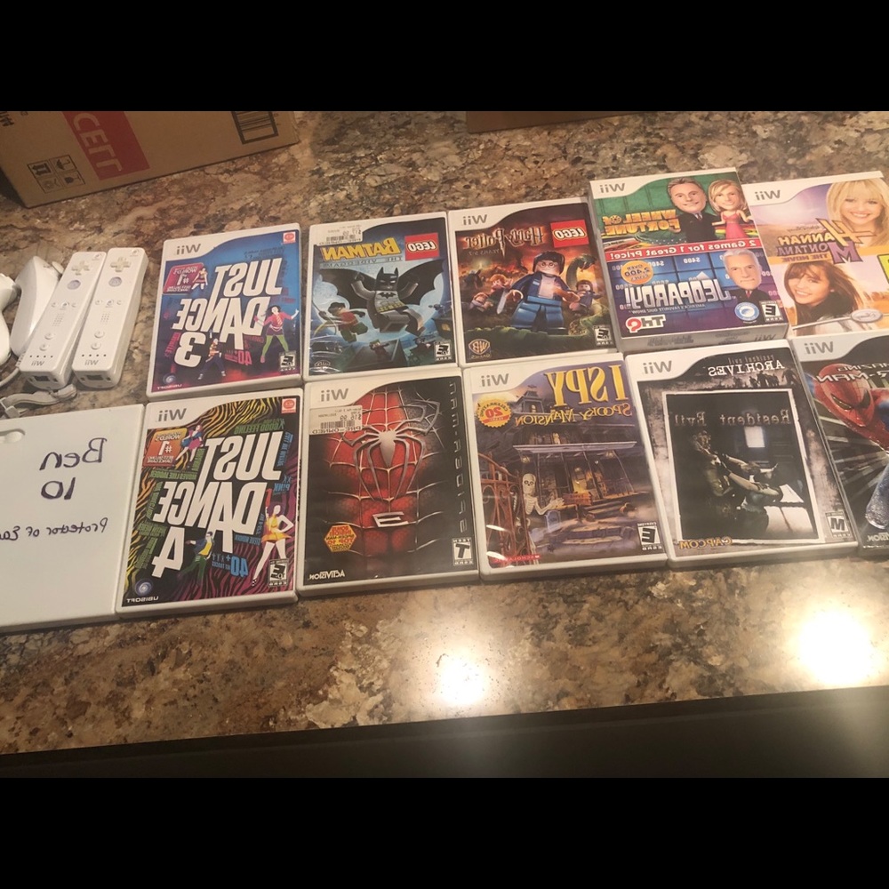 Nintendo Wii with controllers and games - Picture 4 of 4